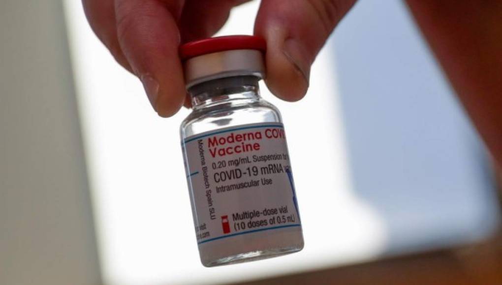Moderna pide autorización de su vacuna anticovid para adolescentes en Europa y Canadá  