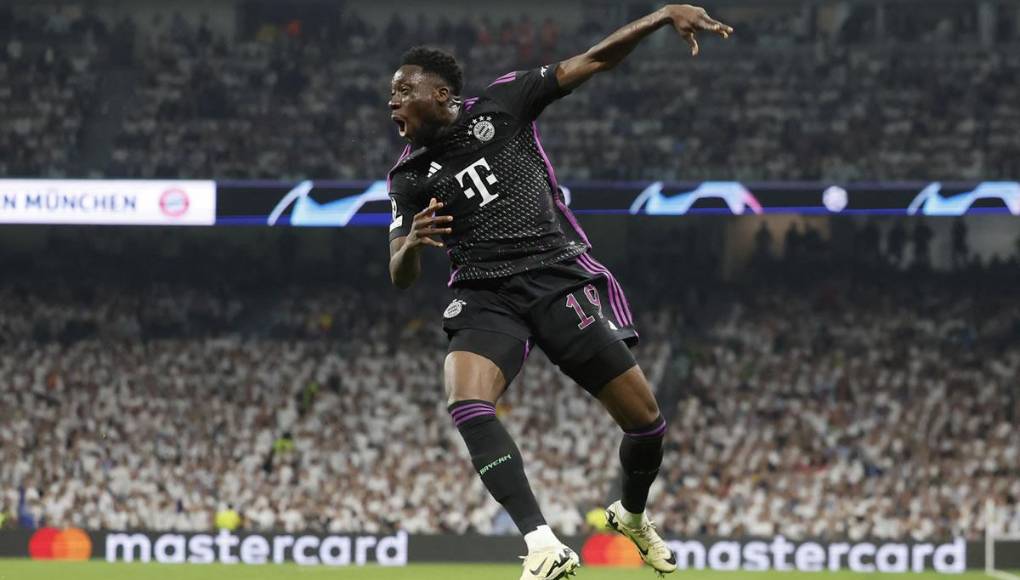 El festejo de Alphonso Davies tras su golazo contra el Real Madrid, equipo que suena para ficharlo la próxima temporada.