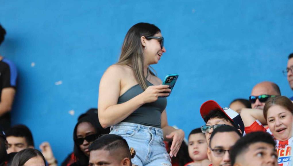 Su presencia fue notoria y ella siempre reaccionó de forma carismática.