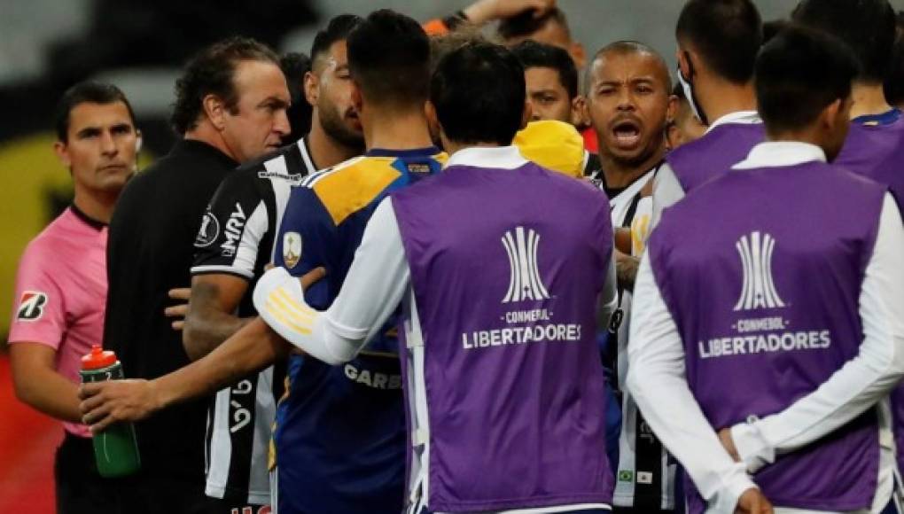Futbolistas de Boca terminaron en comisaria tras brutal pelea con policías en Brasil