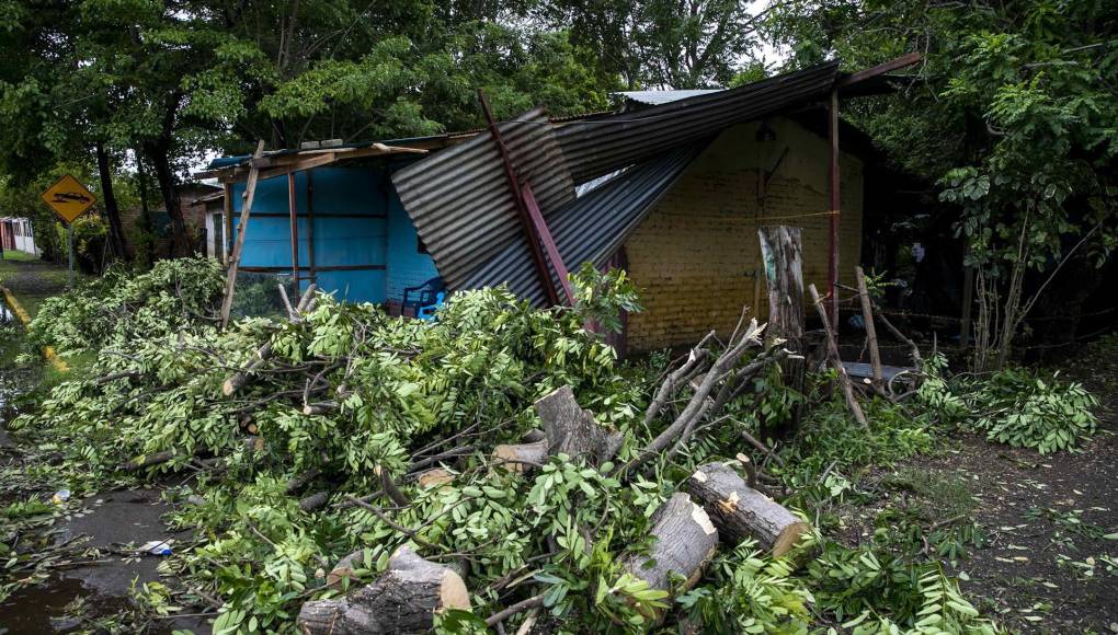 Huracán Bonnie causa fuertes lluvias en México tras dejar tres muertos en Centroamérica