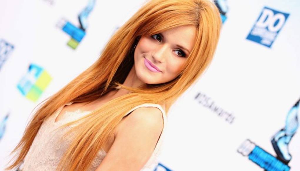 Bella Thorne muestra sus piernas sin depilar  