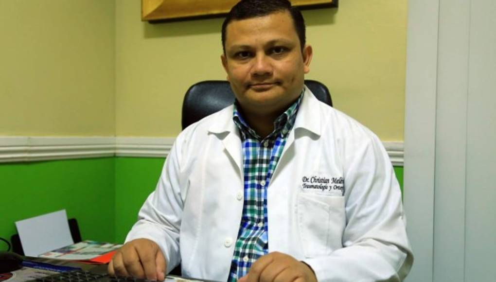 Cargar objetos pesados en el hombro puede causar dolor, inmovilidad e incapacidad