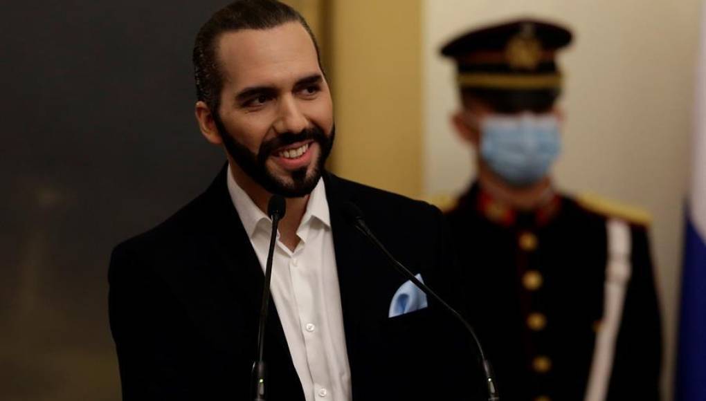 “Dictador de El Salvador”: Bukele causa revuelo con su biografía de twitter