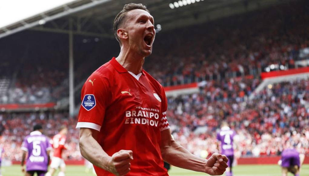 10 - Luuk de Jong (PSV): El delantero neerlandés 40.5 puntos, por 27 goles (en la Eredivisie se puntúa por 1.5 en la Bota de Oro).