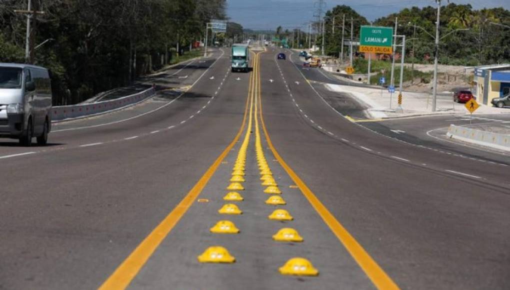 Presidente Hernández inaugura moderno tramo carretero en Comayagua