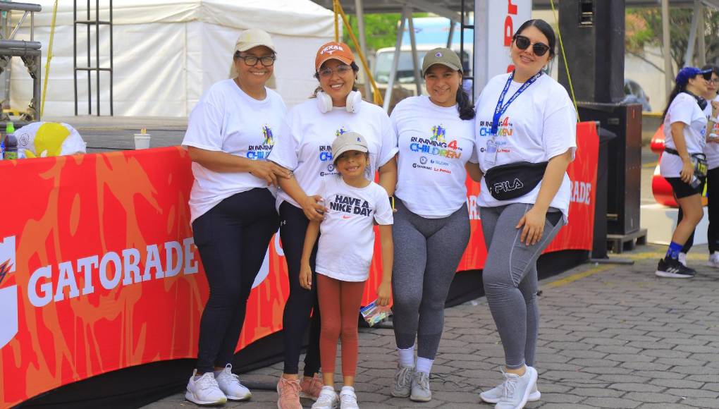 Este grupo de amigas viajó desde la “Perla del Ulúa” para correr por la salud de los niños.