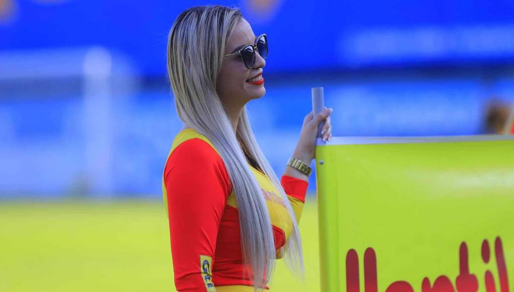 Esta guapa edecán robó miradas en el estadio Yankel Rosenthal durante el partido Marathón-Vida.