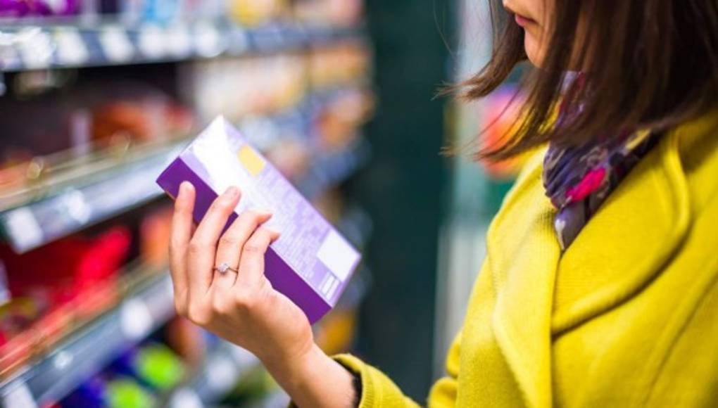 Los alimentos empaquetados frecuentemente tienen altos contenidos de sal