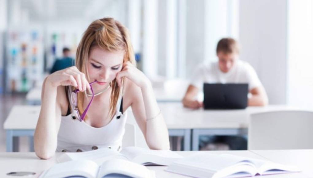 ¿Los buenos estudiantes podrán evitar el Alzheimer?