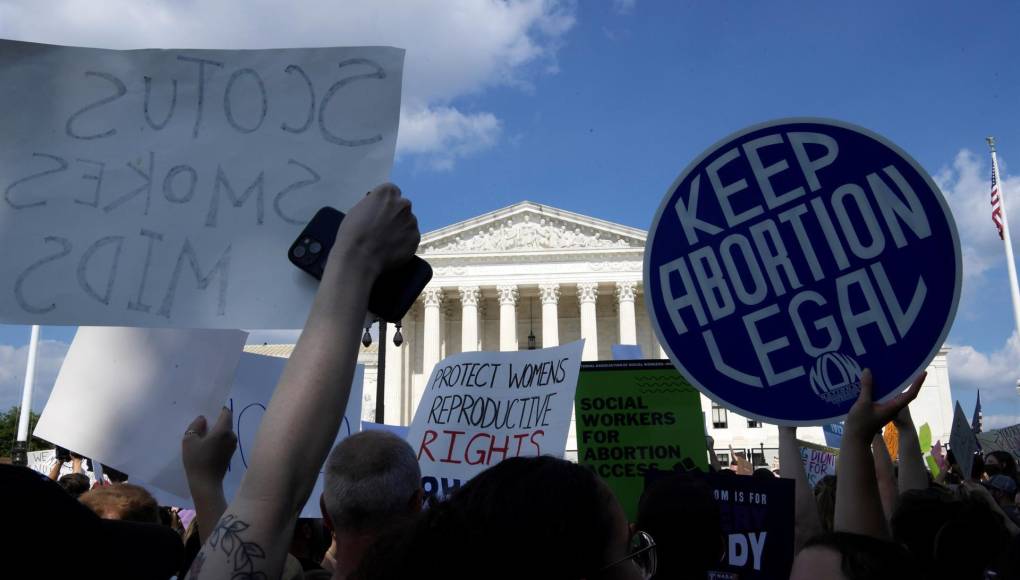 Un juez bloquea la prohibición del aborto en Luisiana, EEUU
