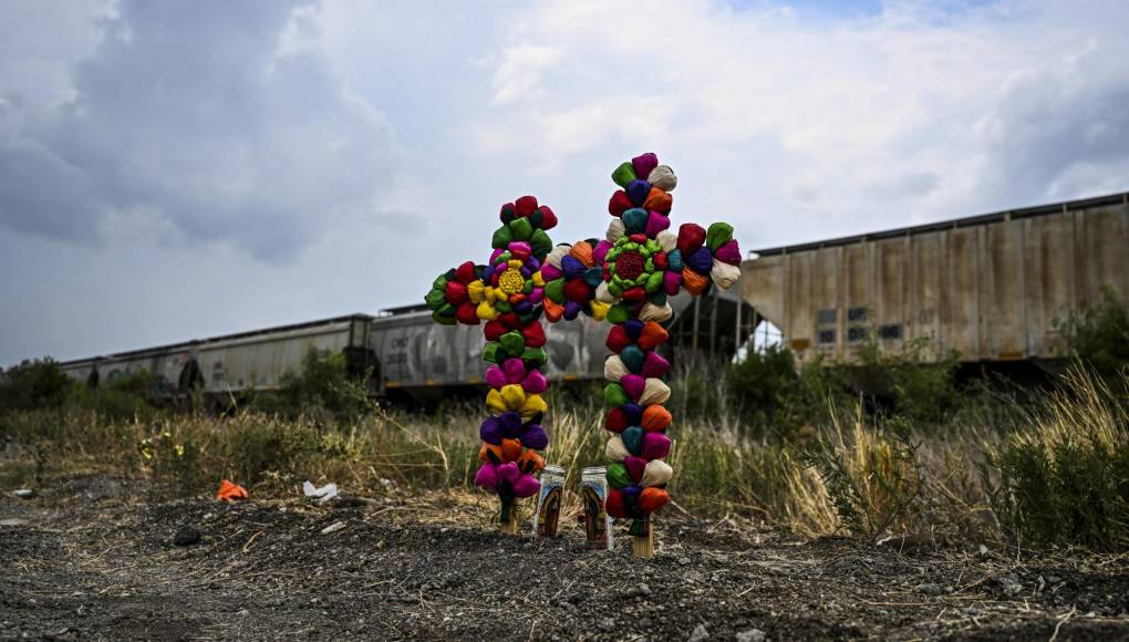 Suben a 53 los migrantes muertos en tráiler abandonado en Texas