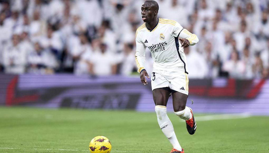 Lateral izquierdo: Ferland Mendy postula como otro de los titulares de Real Madrid. El defensor tiene toda la confianza en Ancelotti.