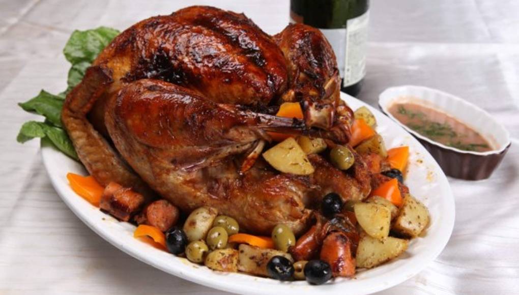 Pavo con relleno español y salsa de vino tinto
