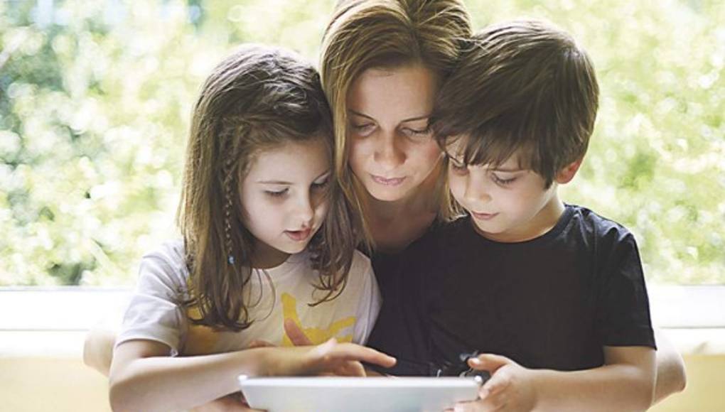 Cuide la imagen de sus hijos en redes sociales  