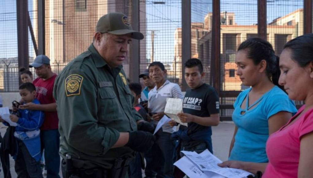 Trump ordena iniciar deportaciones de solicitantes de asilo a Honduras en enero