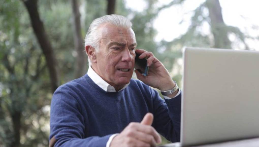 Suegro altanero no la deja en paz