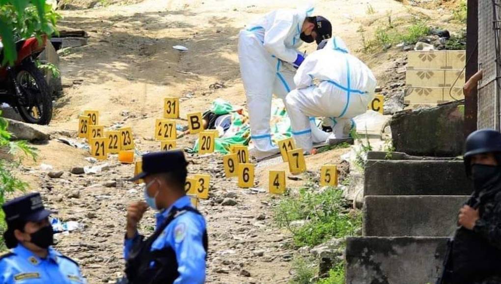 Un vecino que iba a iba a comprar a la pulpería encontró los cuerpos. 