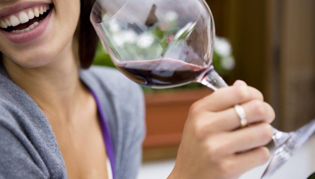 No, una copa de vino no equivale a una hora de ejercicio - Mejor