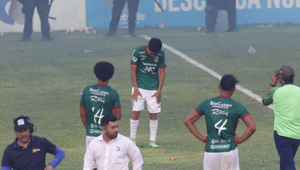 Isaac Castillo se mostró afectado. La tristeza se hizo presente tras el pitazo final del encuentro. 