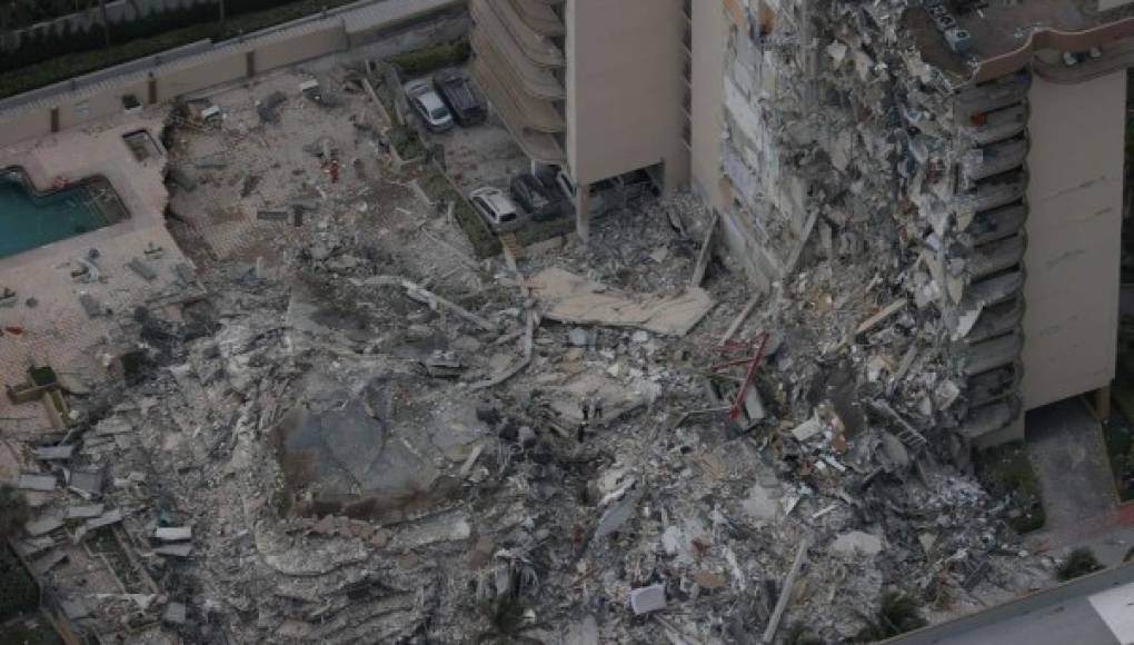 Video muestra momento del derrumbe de edificio residencial en Miami