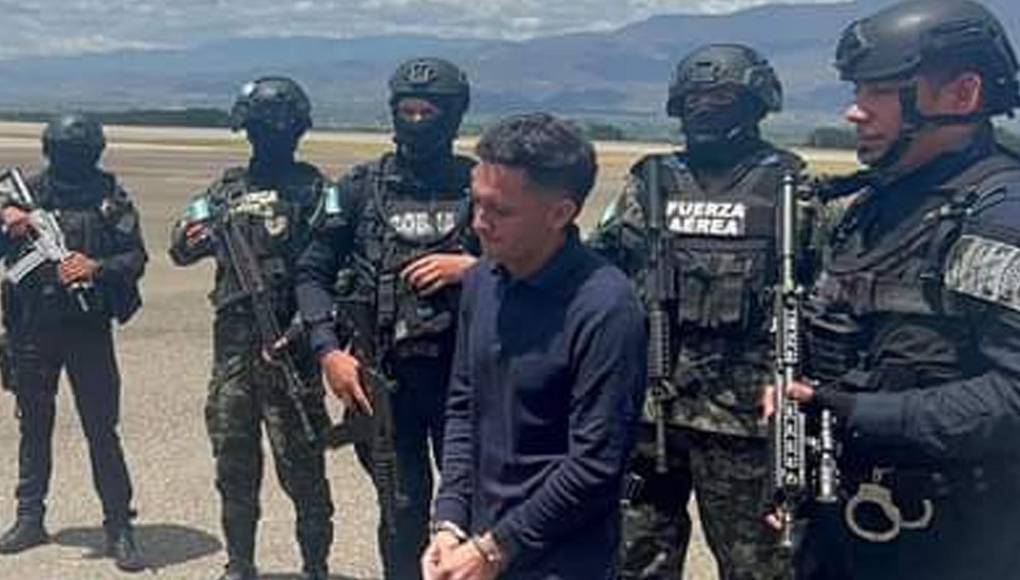 Estados Unidos lo acusa de conspiración para fabricar y distribuir cinco kilogramos de cocaína con la intención de importarla ilegalmente a Estados Unidos.