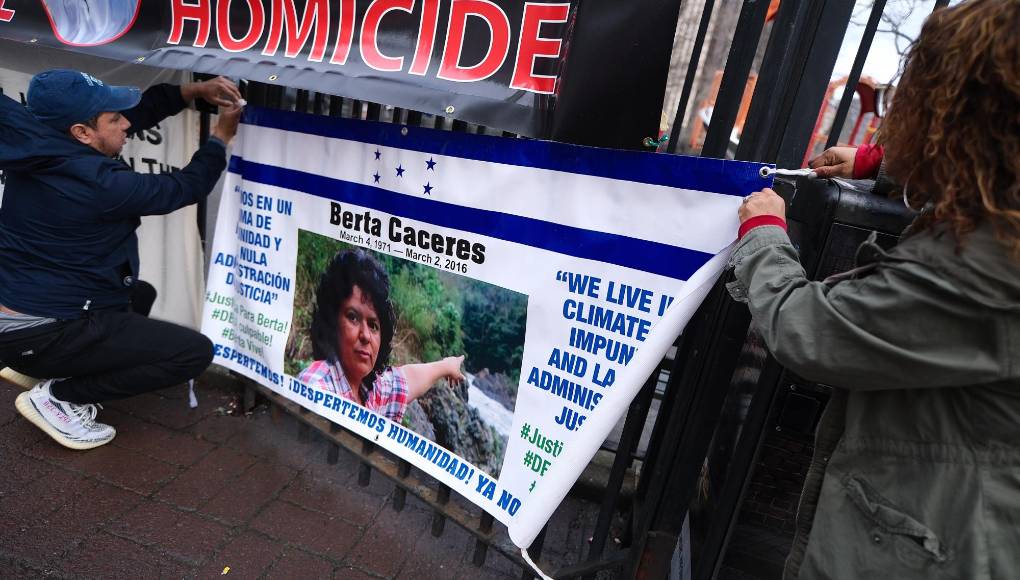 El 23 de noviembre de 2018, Juan Antonio “Tony” Hernández, hermano del expresidente, es arrestado en los Estados Unidos. Y de ahí, el nubarrón se posó sobre la familia Hernández. 