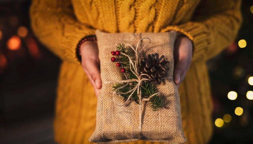 Envuelva sus regalos con creatividad