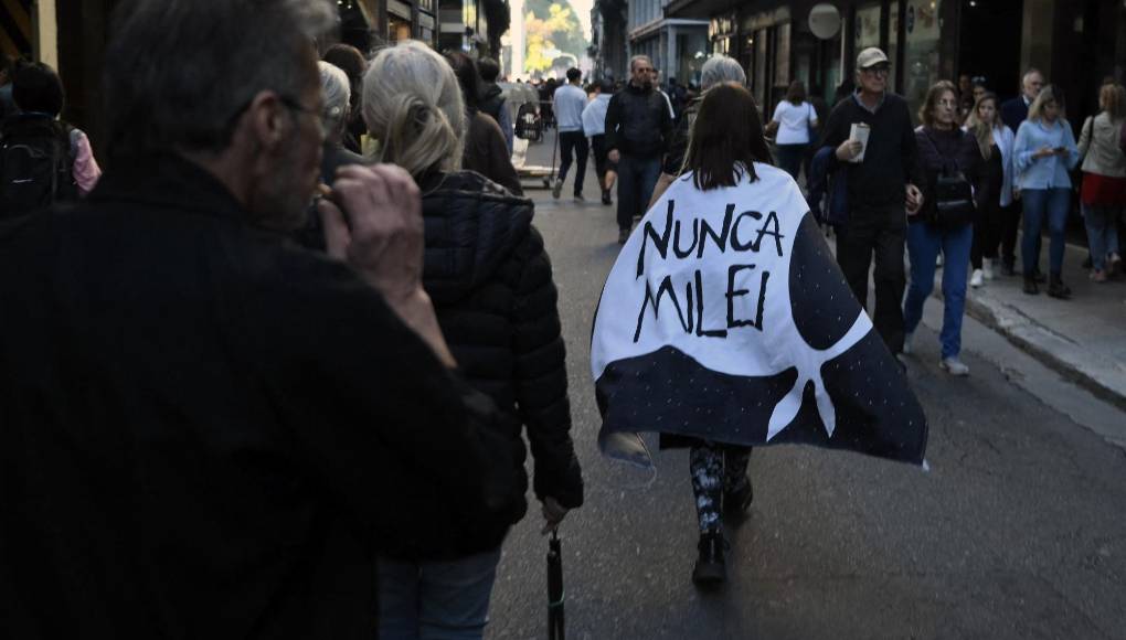 No obstante, el Ejecutivo consideró que “el tema presupuestario está saldado”, por lo que, agregó Adorni, “esto lo transforma claramente en una marcha política”