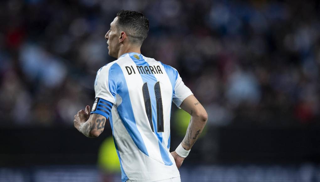 Una fuente del Ministerio de Seguridad de Santa Fe agregó que la nota fue arrojada “desde un automóvil color gris”, según imágenes de cámaras de vigilancia del barrio.