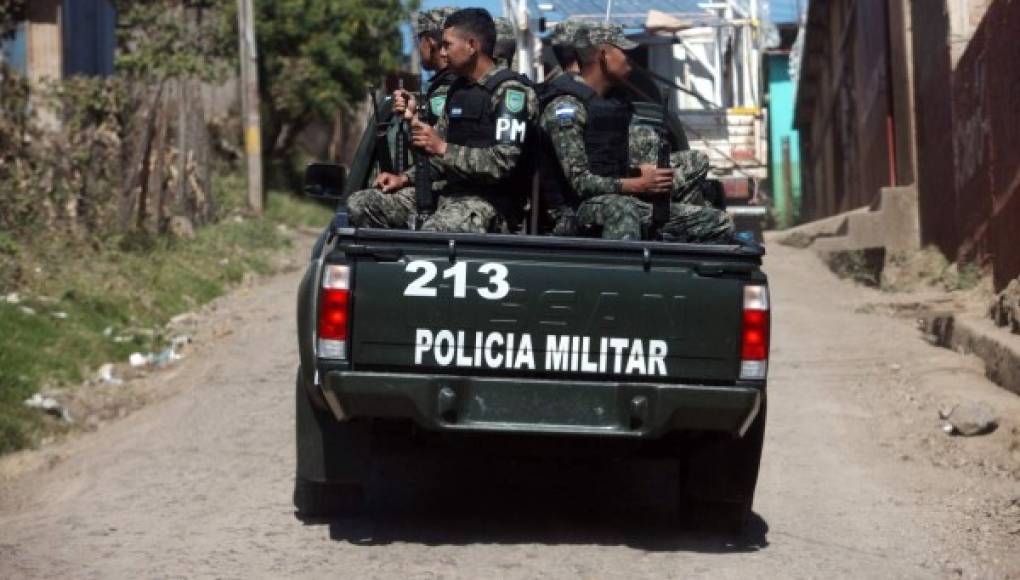 Juan Orlando llama a la oposición a votar a favor de la Policía Militar