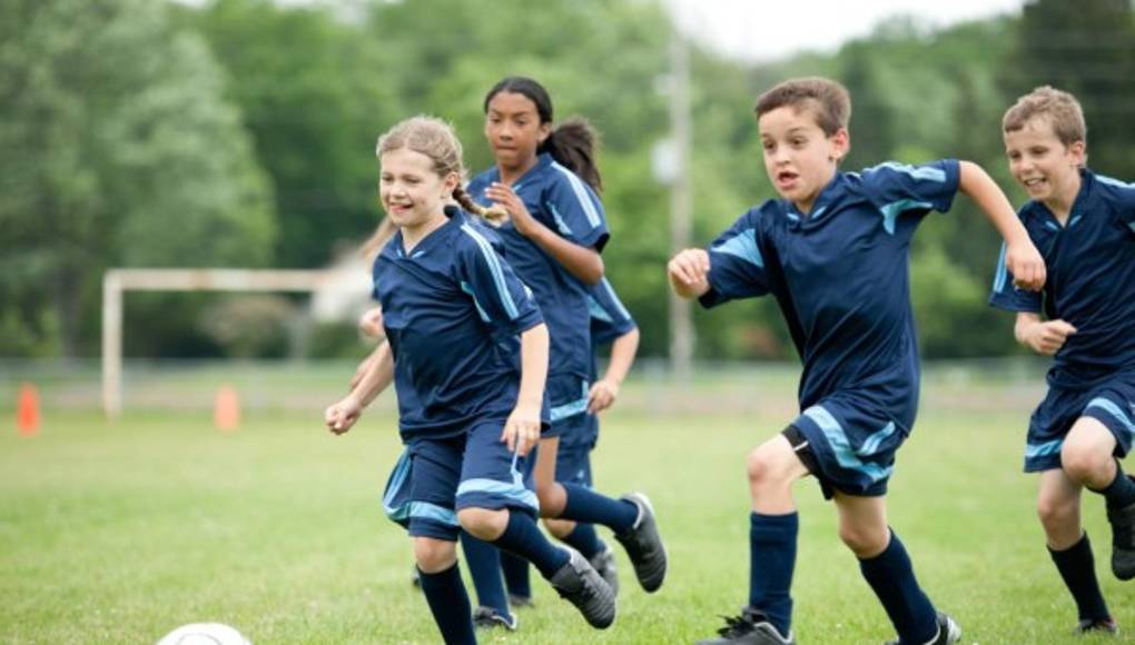 La seguridad es vital cuando los niños hacen deporte