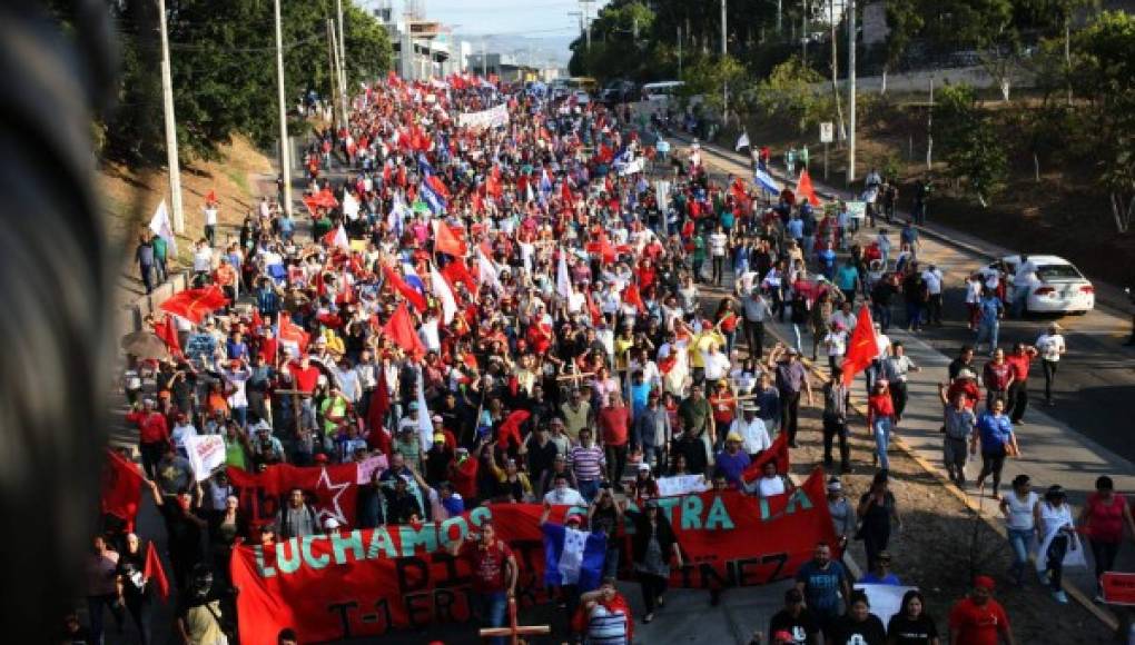 Vandalismo en marcha de la Alianza deja graves daños en Tegucigalpa
