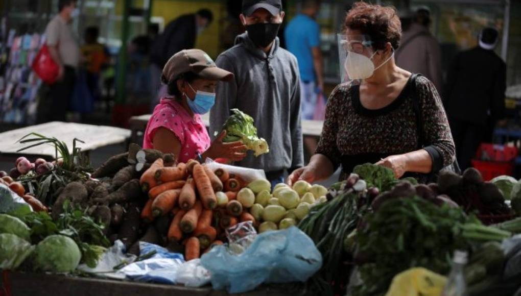 Hondureños ven con pesimismo el futuro de su economía, según CID Gallup