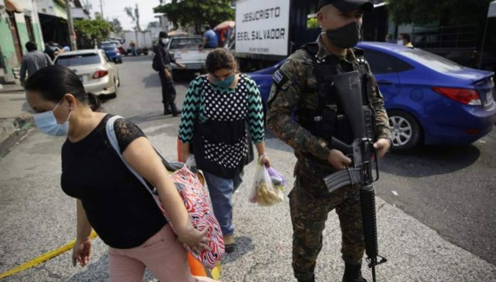Resignado, Bukele advierte que El Salvador se encamina al colapso sanitario