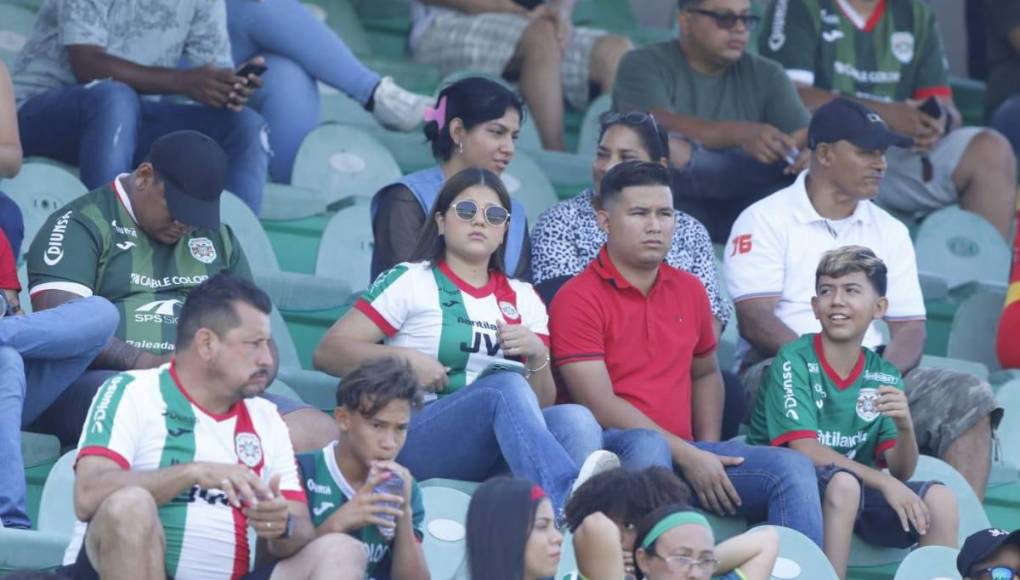 El ambiente previo del clásico de las Emes entre Marathón y Motagua genera un bonito ambiente en el estadio Yankel Rosenthal con la presencia de bellas mujeres.