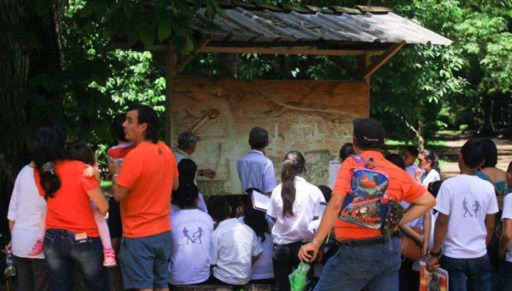 Hondureños incrementan visitas en Copán Ruinas