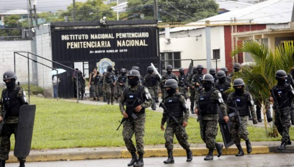 Militares y policiales inspecciona celdas del penal de Támara