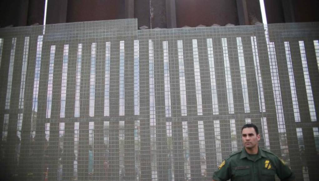 ¿Detendrá el muro en la frontera de EUA la inmigración ilegal?