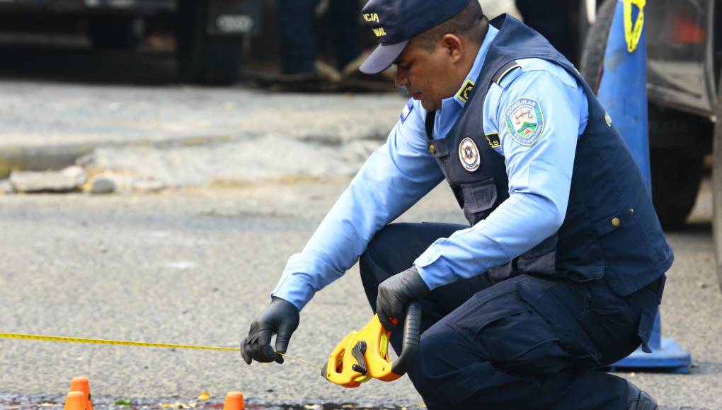 La portavoz de la Policía Nacional, Belkis Valladares, aclaró que las chachas que habían encontrado en las manos de Luis Mauricio, no pertenecen a este ente.