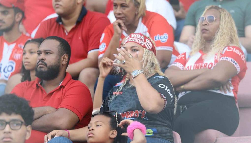 Los aficionados del Vida sufrieron con la derrota frente al Motagua.