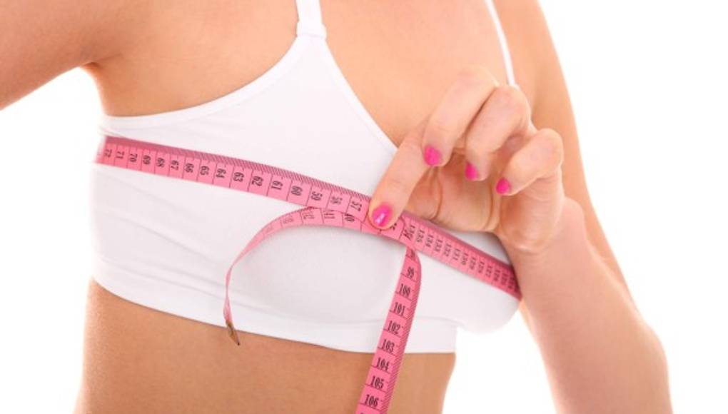 Las 6 ventajas de tener pechos pequeños