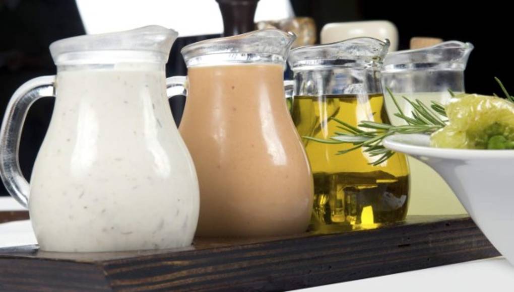 Consuma aderezos y vinagretas con pocas calorías