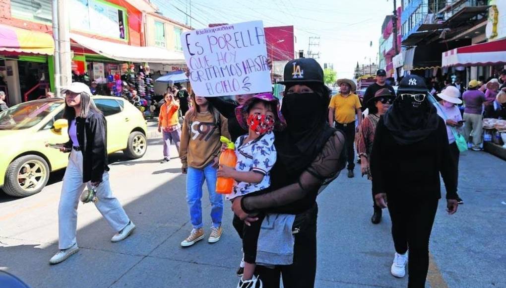 El martes pasado amigos y vecinos marcharon por las calles exigiendo que se esclarezca el caso.