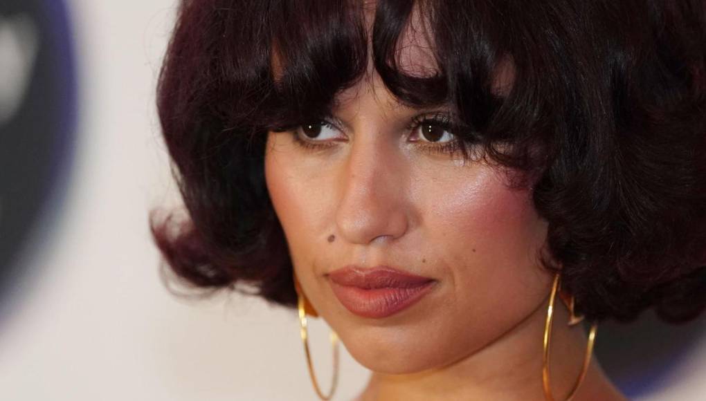 Las otras candidaturas de Raye corresponden a Artista del Año, Mejor Nuevo Artista, Mejor Pop y dos en la categoría de Mejor Canción, con ‘Escapism’, junto al rapero 070 Shake, y ‘Prada’, en colaboración con Casso y D-Block Europa, y Mejor Acto R&amp;B Act.