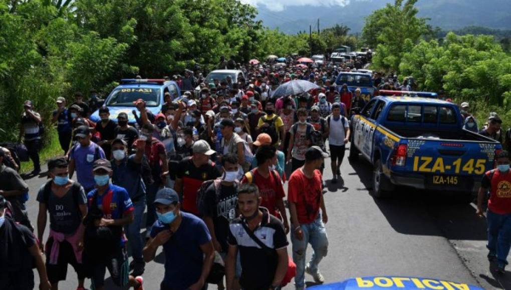 México advierte de hasta 10 años de cárcel a migrantes por COVID-19