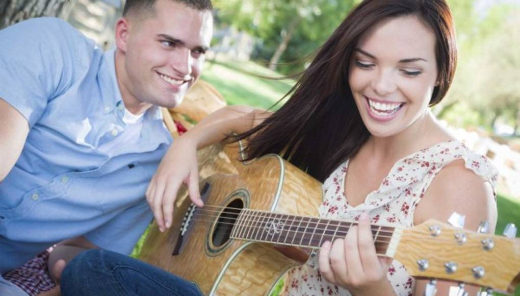 Descubre si son sólo amigos... y nada más