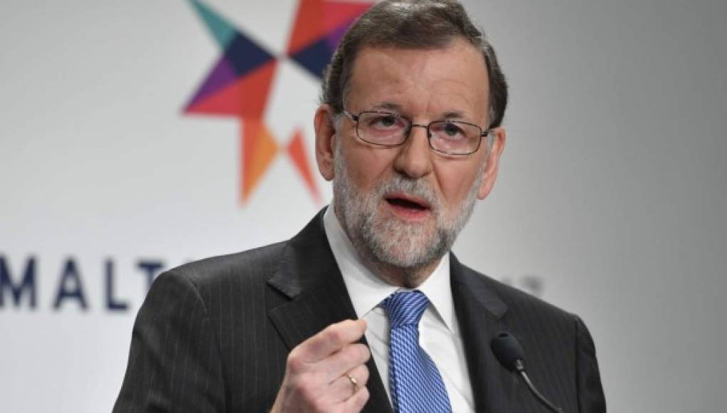 Trump promete una 'cooperación estrecha' con Rajoy y pide fondos para la OTAN