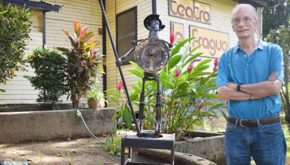 Padre Jack deja Honduras tras 42 años de teatro y evangelización
