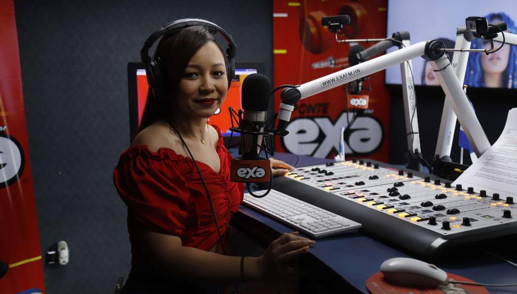 Arely rodríguez, en el top 1 de la locución radial